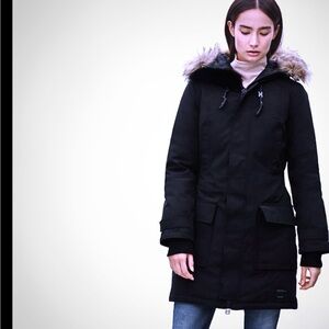 ARITZIA GOLDEN by TNA Black Hooded Bancroft Parka Goose Down Coat